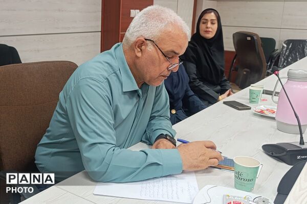 نقشه راه آموزش و پرورش ملارد در جلسه معاونان 