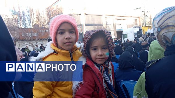 مهمانی کیلومتری اعیاد شعبانیه در خیابان امام خمینی نیشابور 