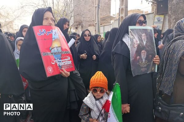 حضور دختران استهبانی به یاد دختران میناب در روز قدس