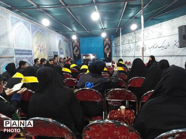 خدمت رسانی اعضای سازمان دانش‌آموزی استان سمنان به مردم در قالب پویش راویان و پیشتازان فتح