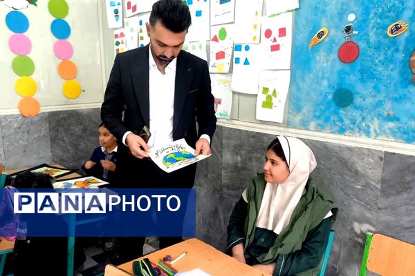 مسابقات هنر و خلاقیت دانش‌آموزان در مدرسه ۱۰ دی