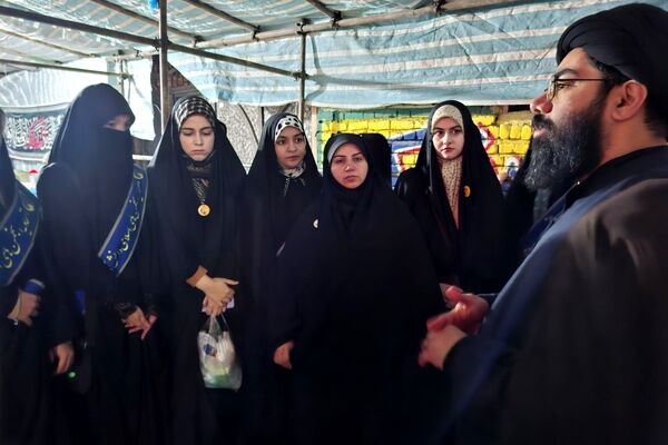  قدردانی از دختران انجمن اسلامی در راهپیمایی شهرستان آشخانه