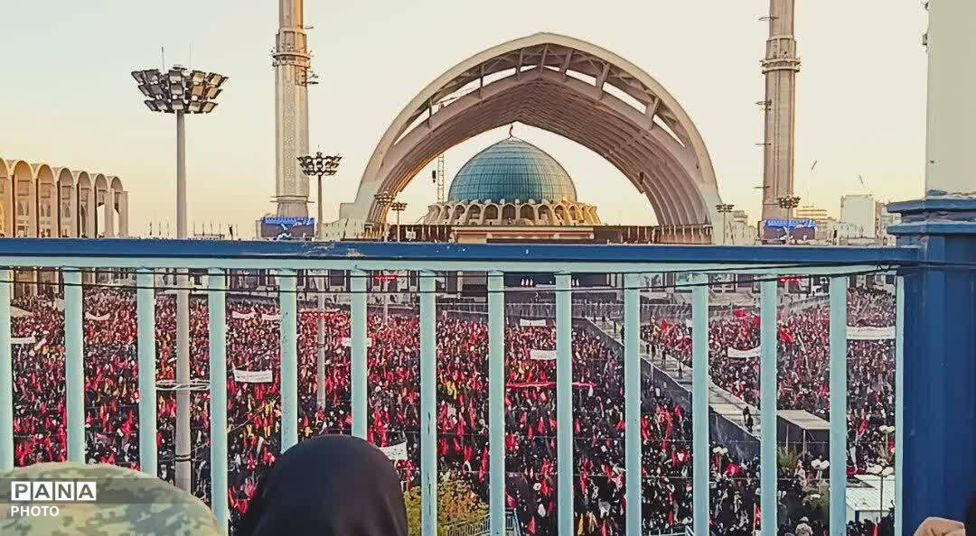 وداع باشکوه با رهبر شهید ایران در تهران