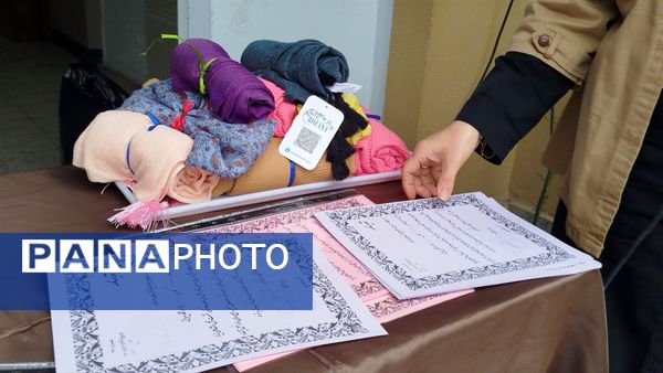 تقدیر از دانش‌آموزان برتر دبیرستان پیرایش نیشابور