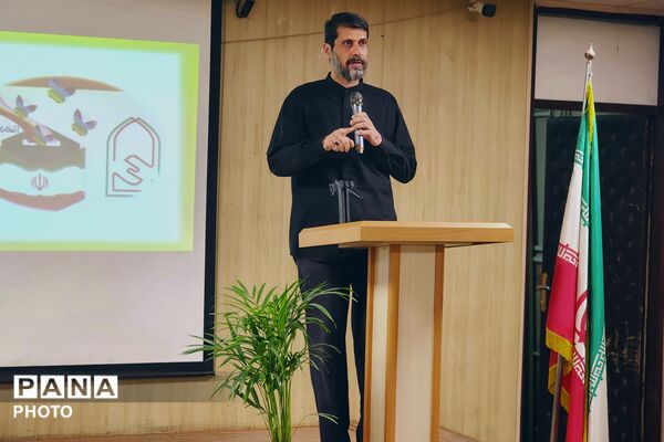 تجلیل از ستاره‌های کنکور در دبیرستان فرهنگ تهران