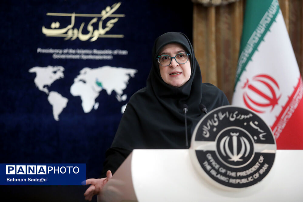 دولت با هدف رفع تحریم‌ها و کاهش فشار بر زندگی مردم، مسیر دیپلماسی را دنبال می‌کند
