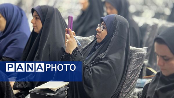 کارگاه مقاله‌نویسی آموزش‌دهندگان سوادآموزی در قائمشهر