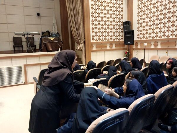 جشن روز دختر در هنرستان امام حسن مجتبی(ع) با حضور مسئولان ناحیه ۶