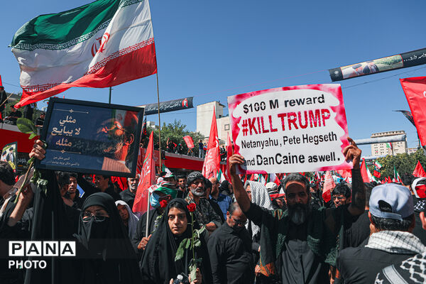 تشییع پیکر رهبر شهید انقلاب در مشهد مقدس-۲