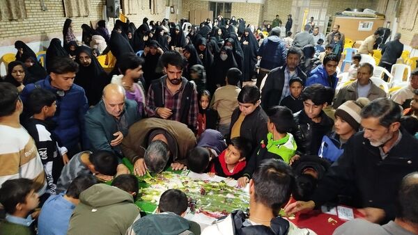مراسم اکران فیلم سینمایی مجنون در دبیرستان کوثر شهر رباط‌سنگ