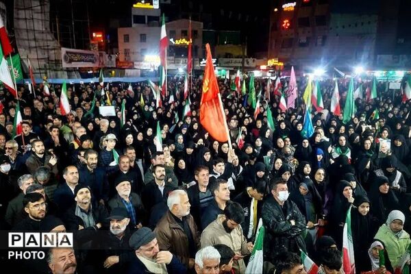 نیمکتی برای رفاقت با شهدا