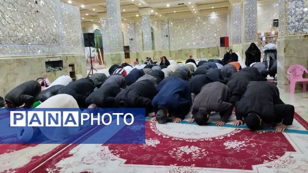 اقامه نماز جماعت مغرب و عشاء همراه با سفره افطاری ساده در حرم مطهر بی‌بی سکینه خاتون (سلام‌الله‌علیها)  ملارد در ایام ماه مبارک رمضان