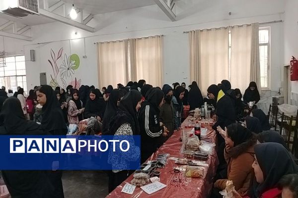 برپایی نمایشگاه و بازارچه کارو فناوری در دبیرستان شهید مجید دهنوی نیشابور