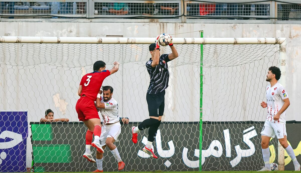 پرسپولیس۱ - ٠ نساجی مازندران/ پرسپولیسی‌ها پنبه نساجی را زدند/ بازگشت سرخ‌ها به صدر+فیلم