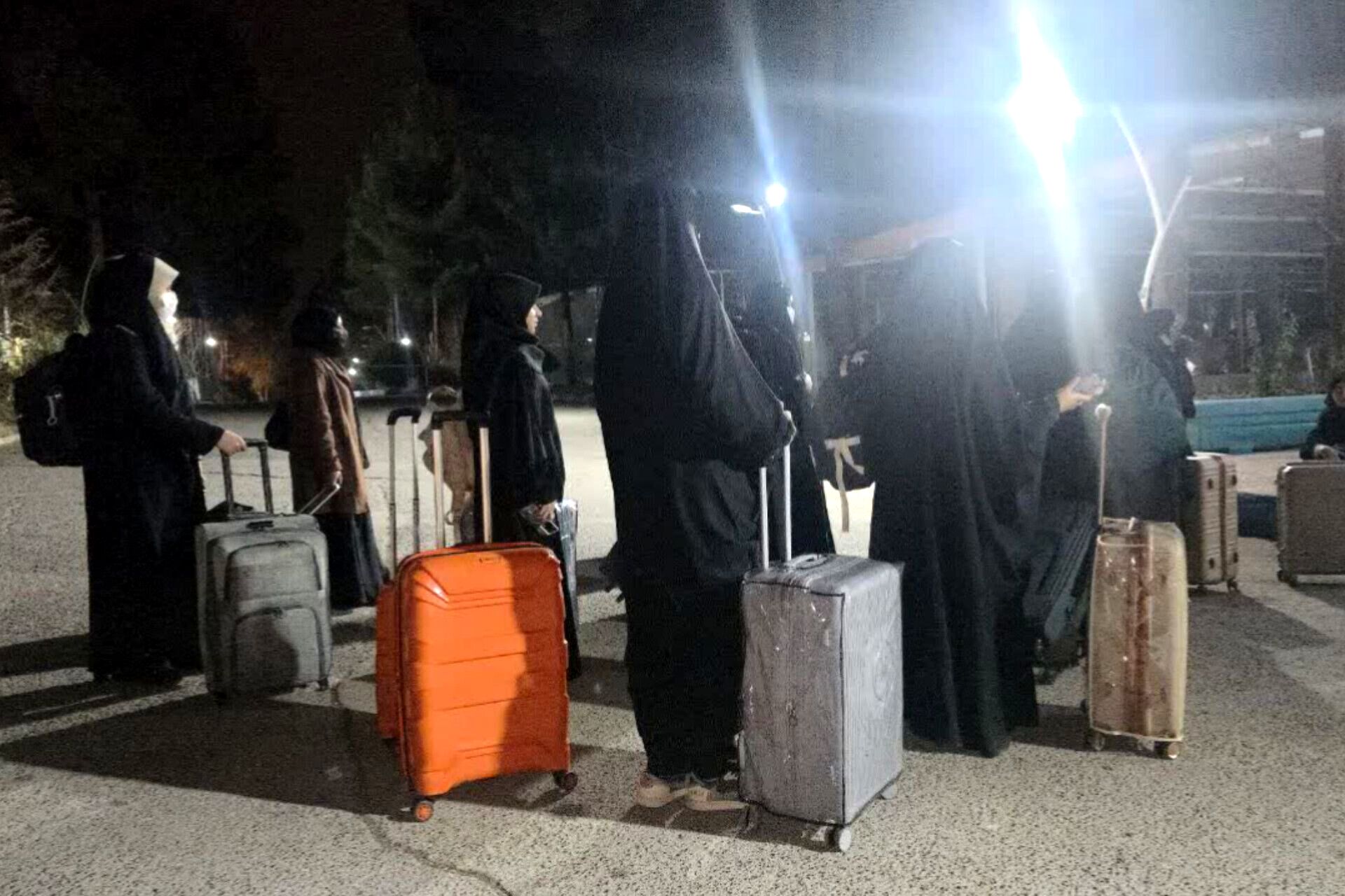 اعزام دانش‌آموزان دختر استان فارس به حج عمره