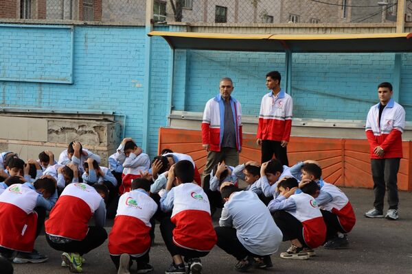 مانور زلزله و ایمنی در ناحیه یک بهارستان