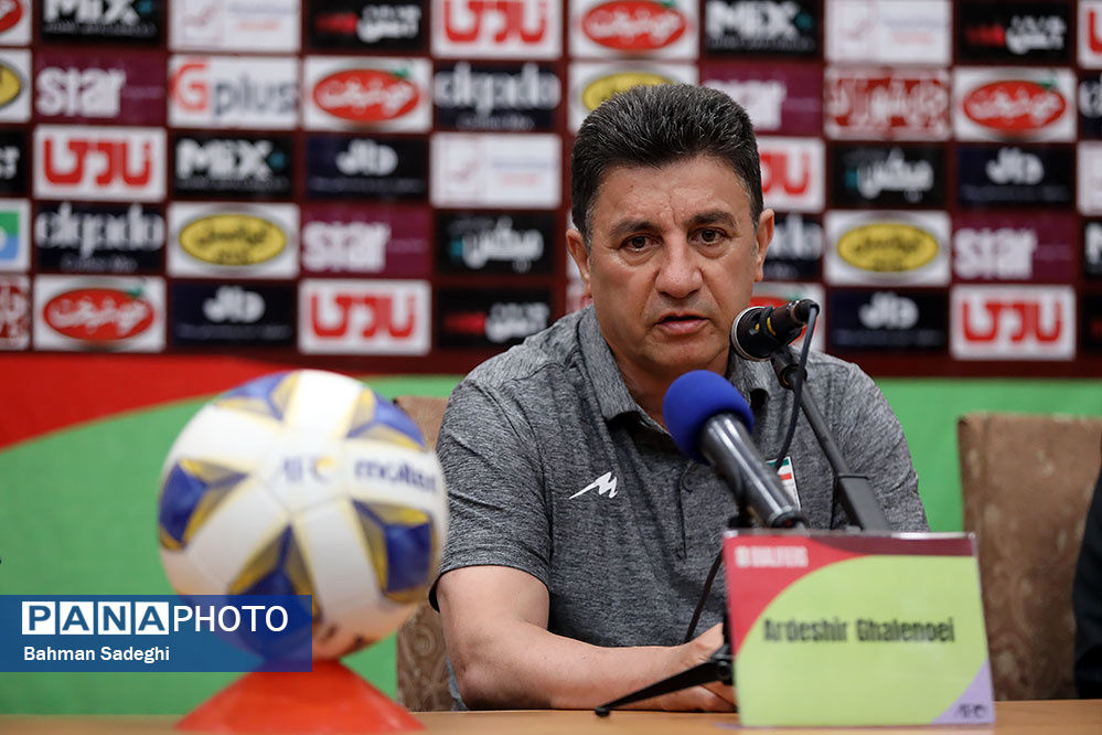 قلعه‌نویی: شکست برابر روسیه به ما کمک کرد/ از عملکرد ملی‌پوشان راضی‌ام