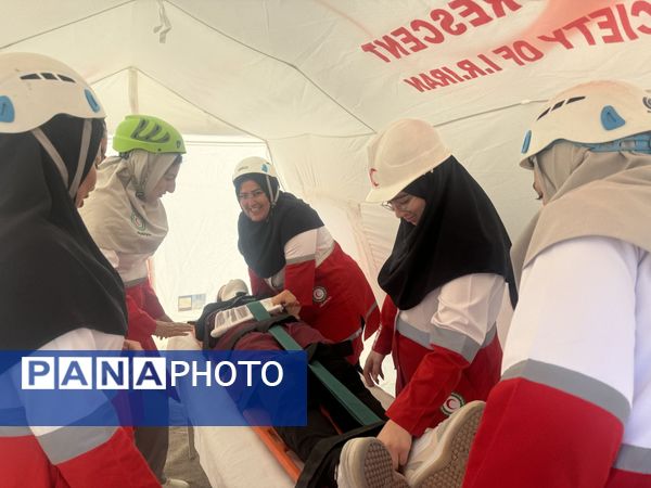 مراسم گرامیداشت هفته پدافند غیرعامل در دبیرستان عشایری شبانه‌روزی نسیبه