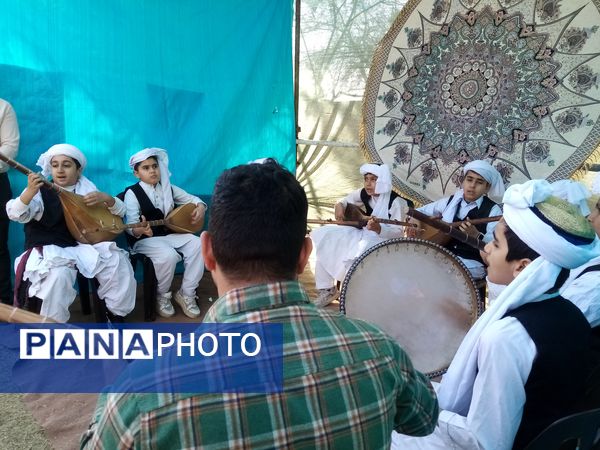 افتتاح نمایشگاه ماها در دبستان ۲۲ بهمن تربت‌جام 