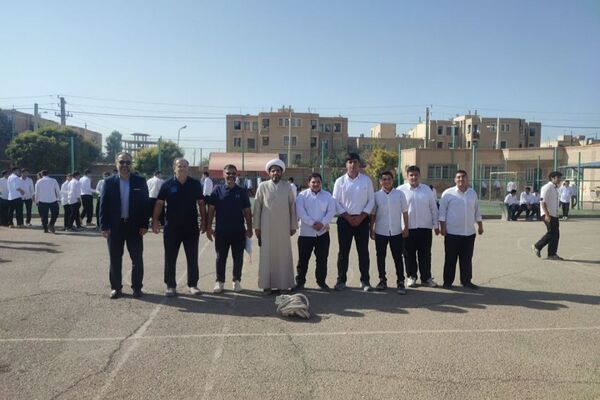 هیجان ورزشی با مسابقات کشتی و طناب‌کشی در دبیرستان حکیم ابوالقاسم فردوسی