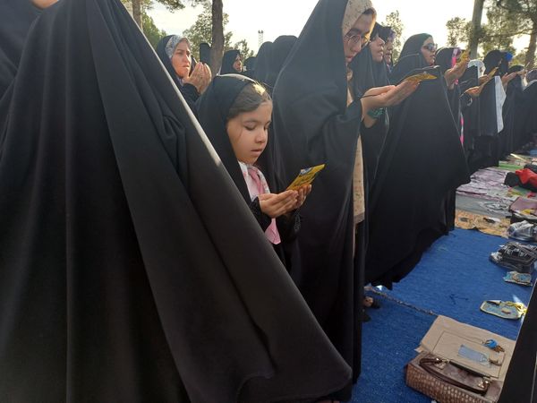 نماز عید فطر در گلزار شهدا شهرستان کوهپایه