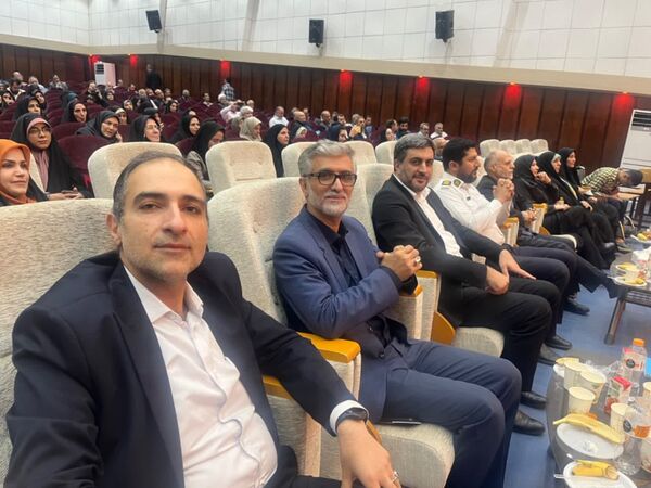 همایش مدیران مدارس دولتی و غیر دولتی آموزش و پرورش منطقه ۴ تهران