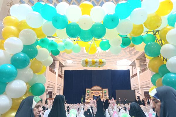 برگزاری جشن ۱۰۰۰ دانش‌آموز دختر روزه اولی در شیراز