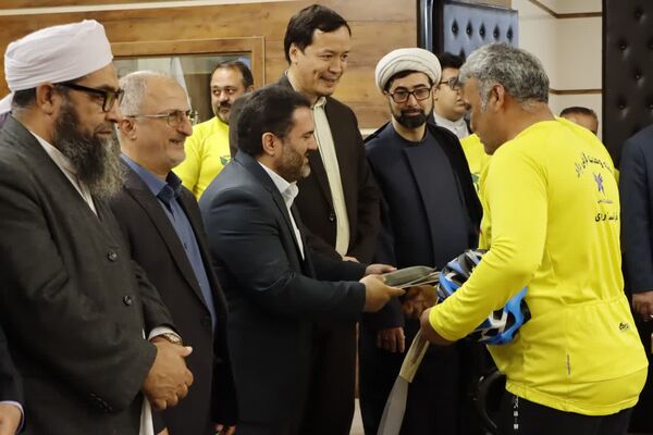 نشست وحدت علمای شیعه و اهل سنت در دانشگاه آزاد اسلامی مشهد 