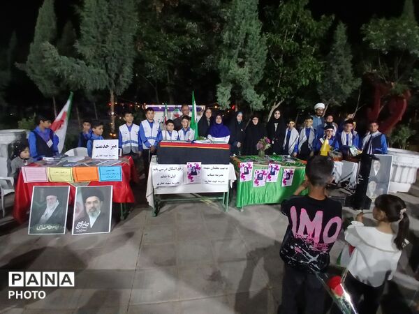  میز خدمت به میزبانی مدرسه پسرانه شهید مهدی غفاری در تجمعات شبانه شهر فرون آباد