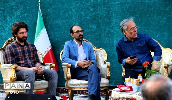  محفل شاعران آیینی در غرفه فرهنگسرای خاوران در مهمانی ۱۰ کیلومتری غدیر