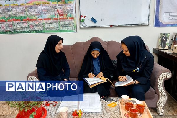 بازدید ارزیابان حوزه پرورشی از فعالیت‌های مدارس منطقه کهریزک 