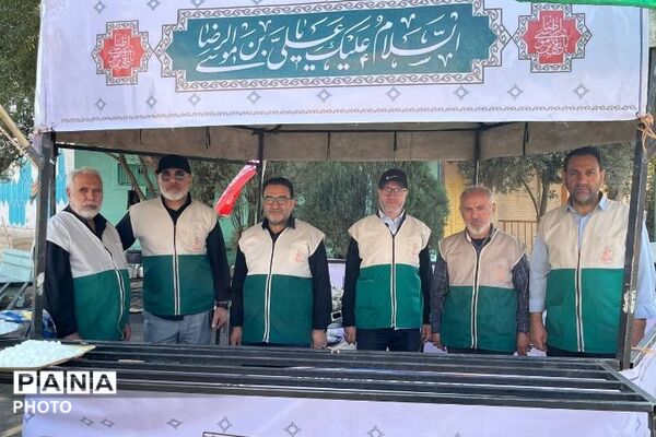 تجلی فرهنگ رضوی در دبیرستان طلوع‌فجر ملارد با برپایی موکب چایخانه حضرت الرضا(ع)