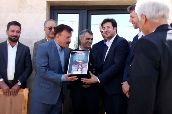 آیین بهره‌برداری از کندرو اصفهان به حبیب آباد 