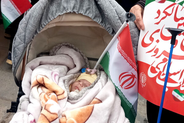 حضور پرشور مردم کرمانشاه در راهپیمایی ۲۲ بهمن