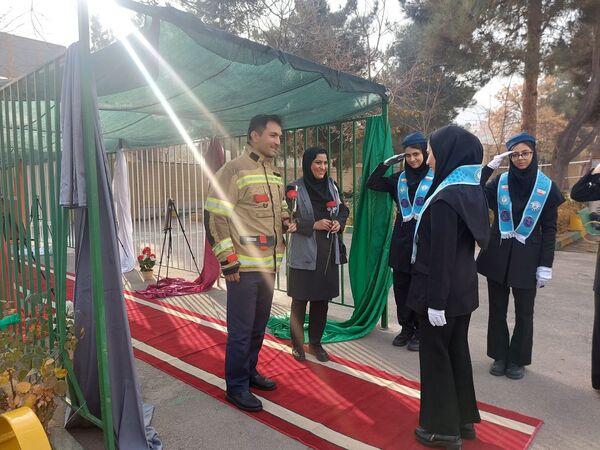 مانور زلزله استانی در هنرستان دخترانه محمودیه ناحیه ۶(2)