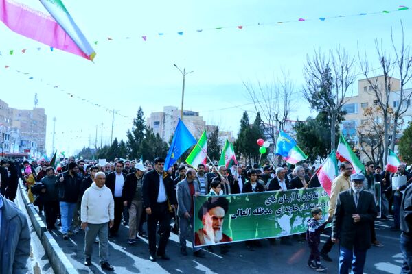 تصاویر ماندگار از حماسه 22بهمن در پرند