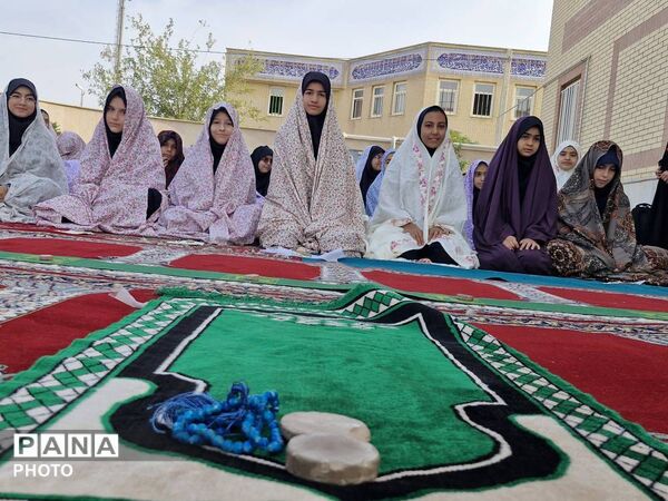 برپایی نماز استغاثه و باران در مدرسه منتصرین شاهد