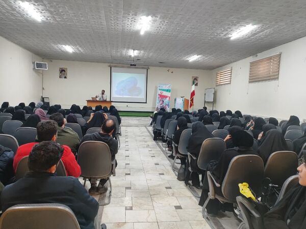 برگزاری کارگاه آموزشی معلم تحول آفرین در دبیرستان مشکوه نور
