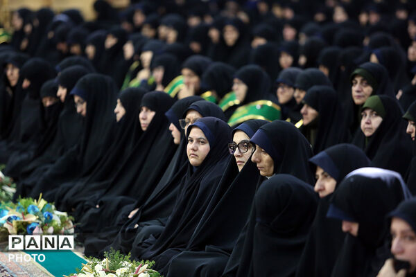 آیین خطبه خوانی خادمان حرم حضرت معصومه(س) در روز دختر