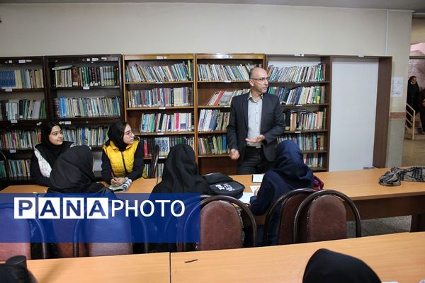 بازدید معاون پرورشی آموزش‌وپرورش ورامین از مدارس در هفته فرهنگی‌هنری «ماها»