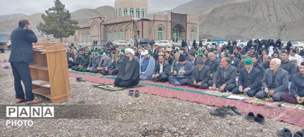 نمازبندگی در  گلزار شهدای شهر بار