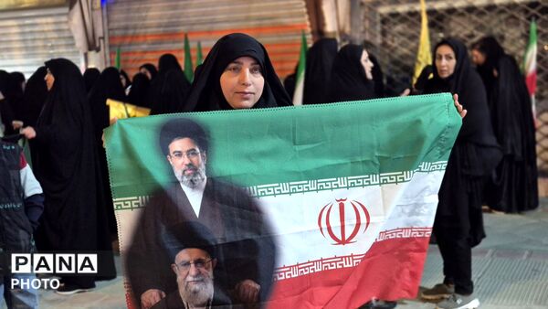 تصویرِ  وفاداری دهه نودی‌ها