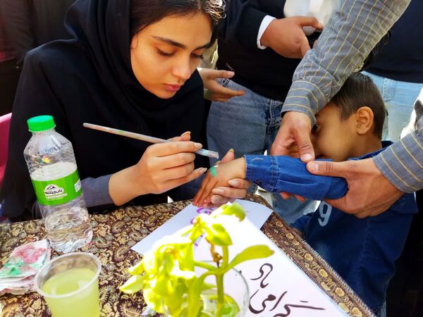 روز دانش‌آموز، روز خروشِ آگاهی و شادابی