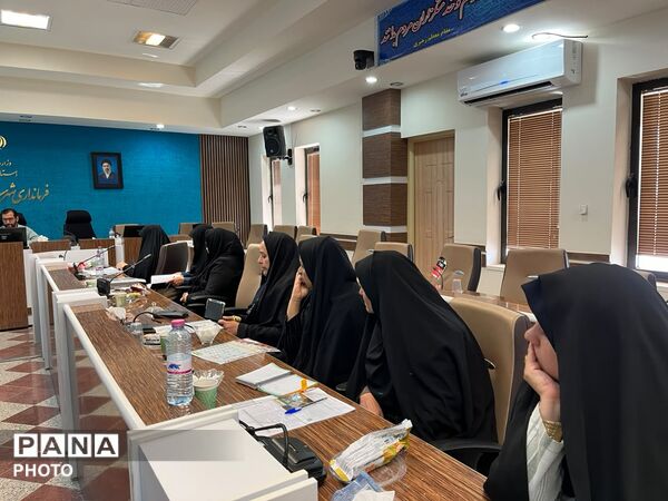 جلسه توجیهی مدارس رشدمدار با محوریت فهم قرآن در دبستان 