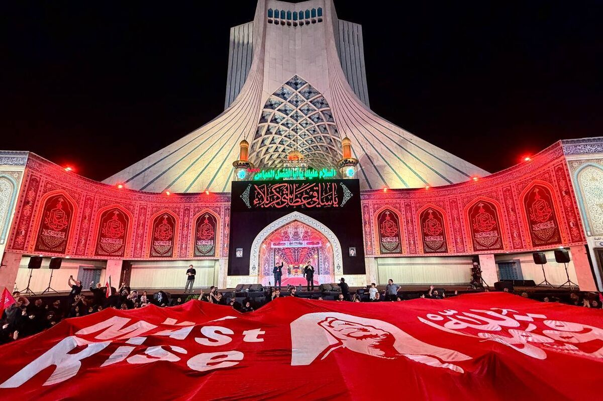 «محرم‌شهر»؛ روایتی زنده از عاشورا در قلب تهران؛ وقتی میدان آزادی به قرارگاه عاشقان حسین(ع) تبدیل می‌شود