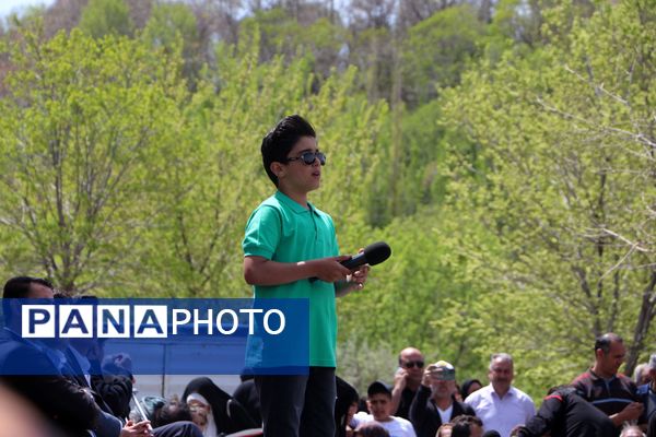 بزرگ‌ترین همایش طناب‌زنی دانش‌‌آموزی در تبریز