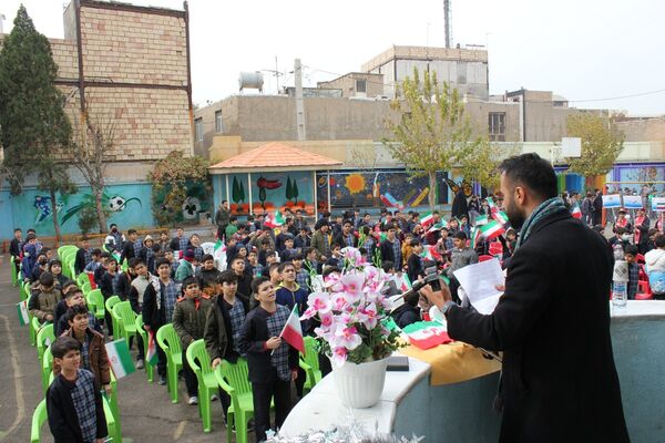  افتتاح جشنواره «امید فردا» در مدرسه شاهد ده دی ورامین
