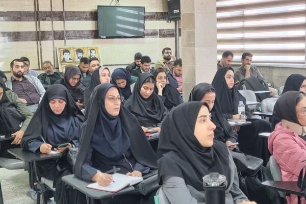 کارگاه مدیریت کلاس و روش‌های نوین تدریس در فیروزکوه: تلفیق هنر تدریس با قدرت فناوری
