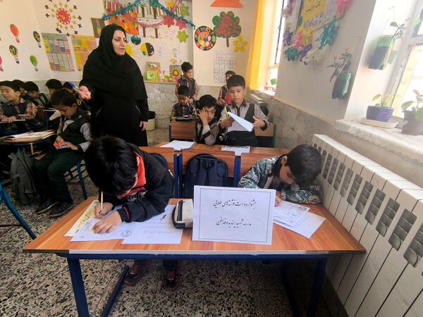 مرحله آموزشگاهی جشنواره دست نوشته‌های طلایی در دبستان شهید پسندیده فدافن