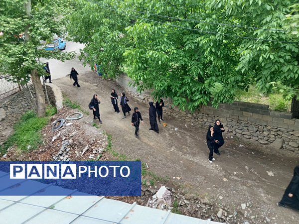 بازدید دانش‌آموزان جعفرآباد از کارگاه گلاب‌گیری روستای «بنابر»